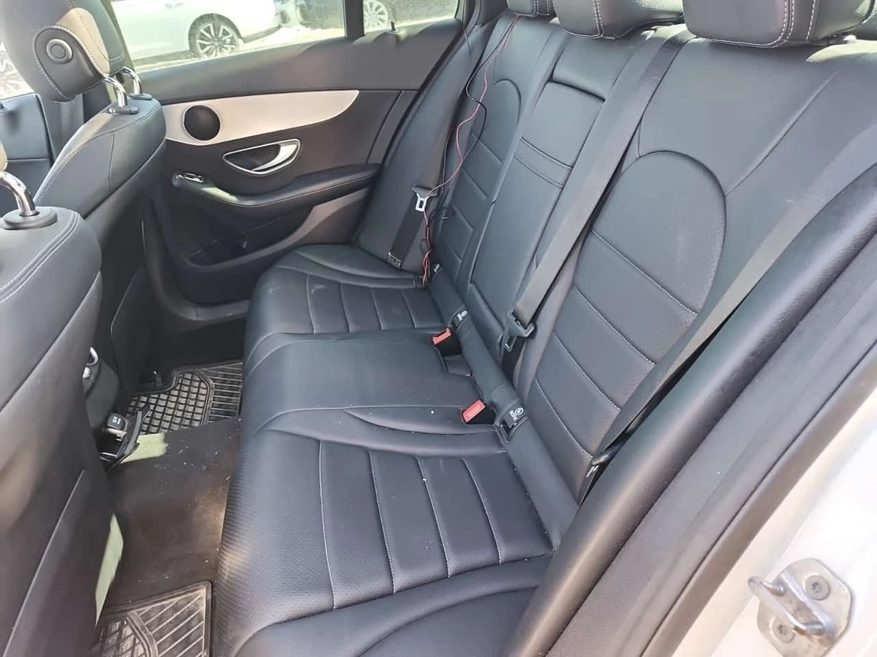 Mercedes-Benz C 300 * CARFAX * ПОДГРЕВИ * ПАНОРАМА, снимка 12 - Автомобили и джипове - 53774939