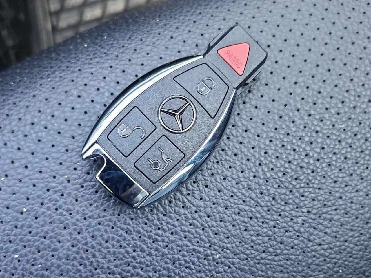 Mercedes-Benz C 300 * CARFAX * ПОДГРЕВИ * ПАНОРАМА, снимка 8 - Автомобили и джипове - 53774939