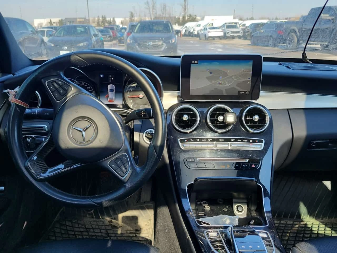 Mercedes-Benz C 300 * CARFAX * ПОДГРЕВИ * ПАНОРАМА, снимка 10 - Автомобили и джипове - 53774939