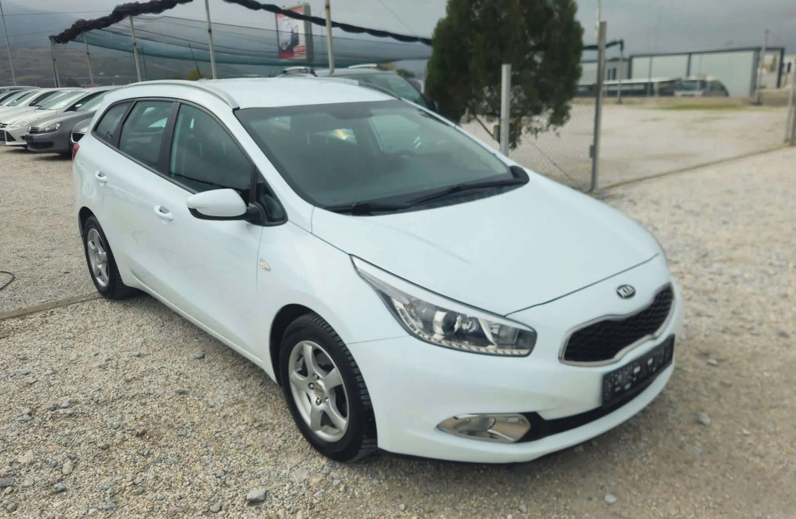 Kia Ceed  Kia Ceed 2015г.Navi.Фейс, снимка 2 - Автомобили и джипове - 53816895