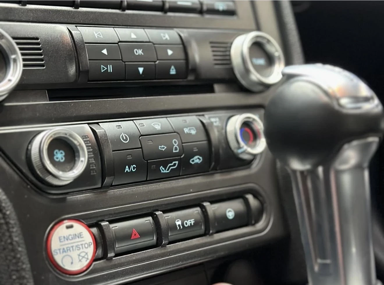 Ford Mustang 3.7 V6 coupe, снимка 4 - Автомобили и джипове - 53849504