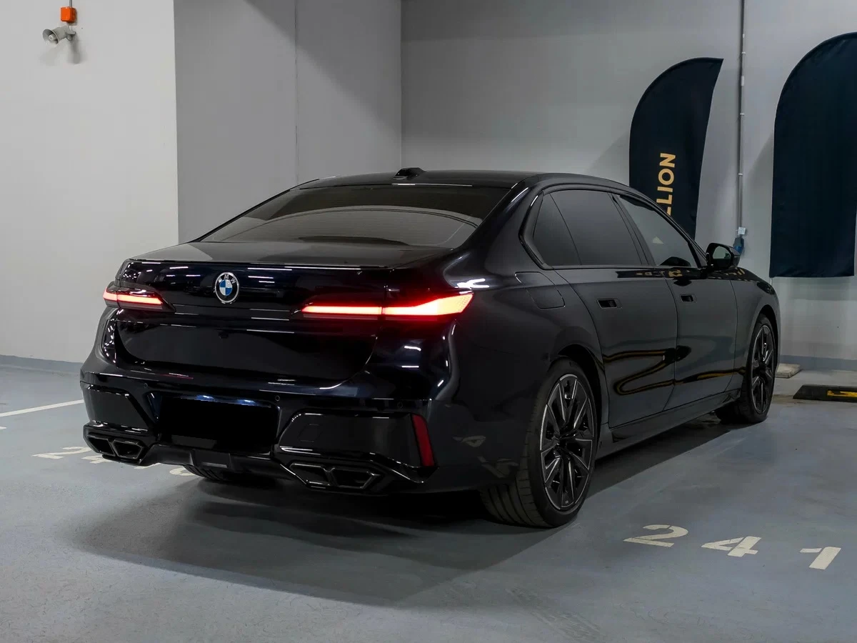 BMW 760 e xDrive M-Sport, снимка 6 - Автомобили и джипове - 54224338