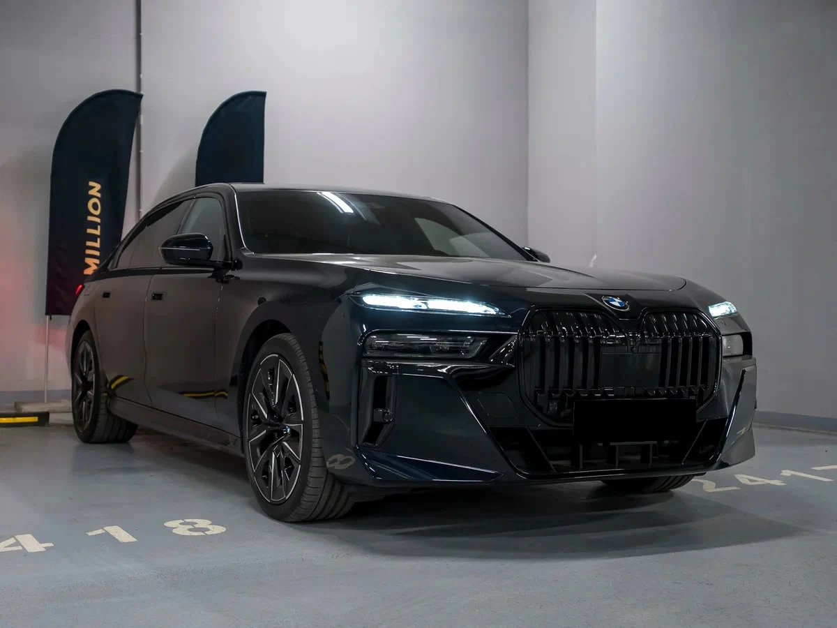 BMW 760 e xDrive M-Sport, снимка 4 - Автомобили и джипове - 54224338