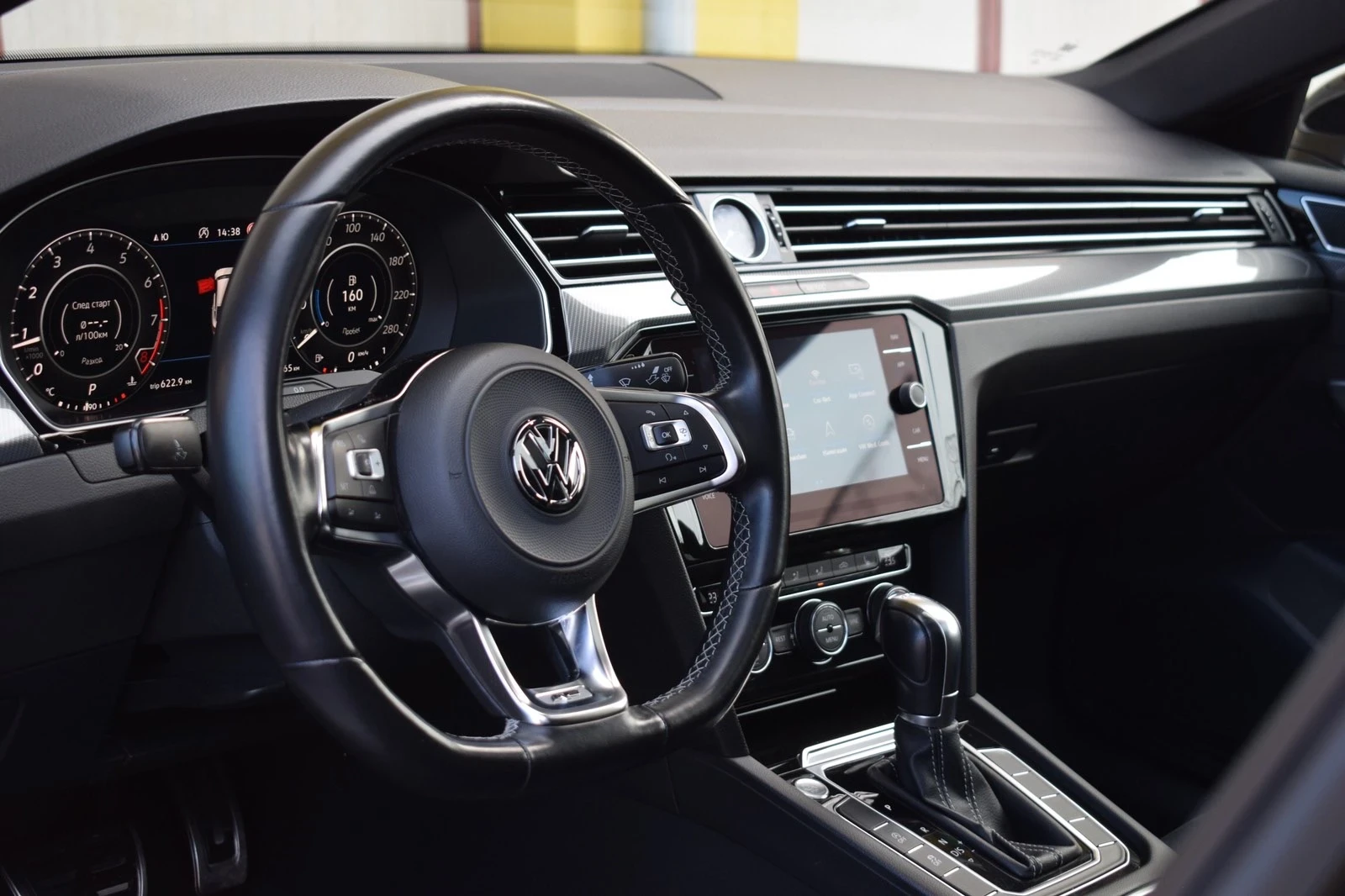 VW Arteon 2.0 Tsi R-Line, снимка 11 - Автомобили и джипове - 54244550