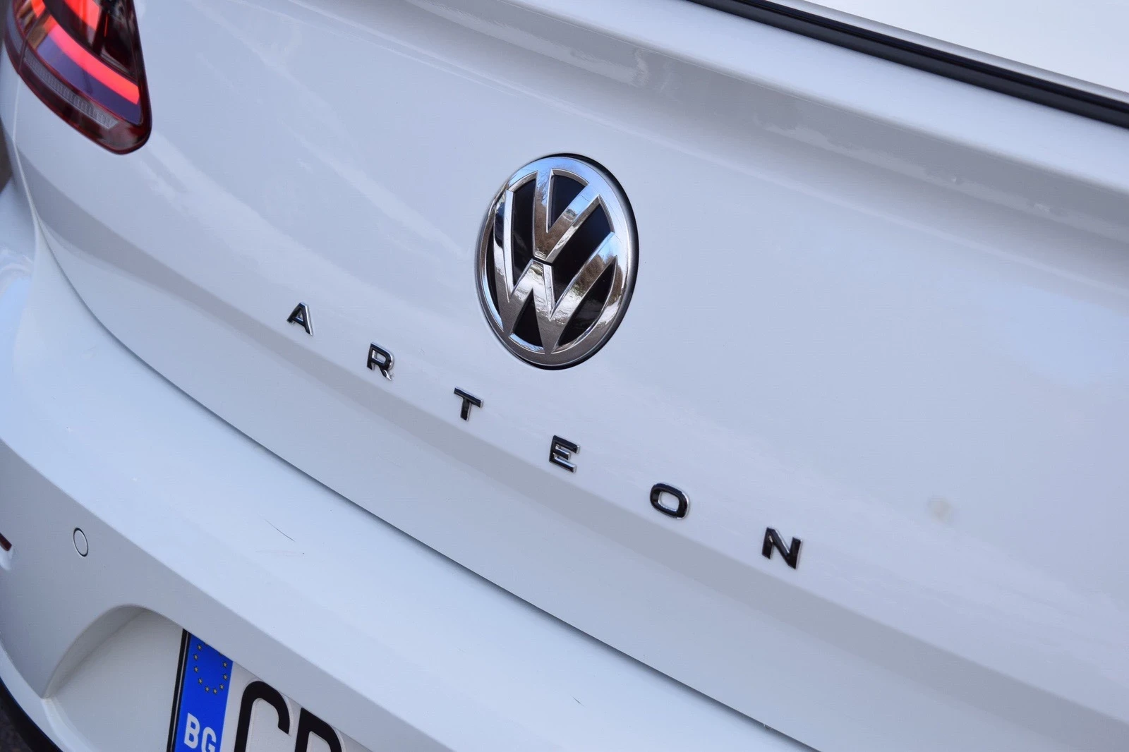 VW Arteon 2.0 Tsi R-Line, снимка 7 - Автомобили и джипове - 54244550