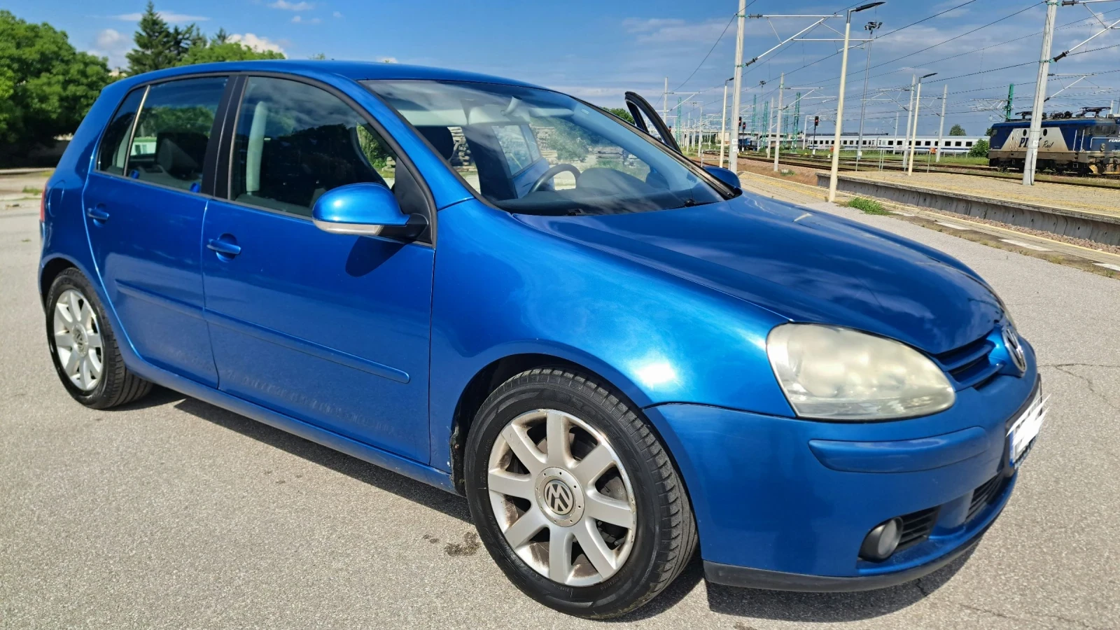 VW Golf 1.6 FSI, снимка 4 - Автомобили и джипове - 54671409