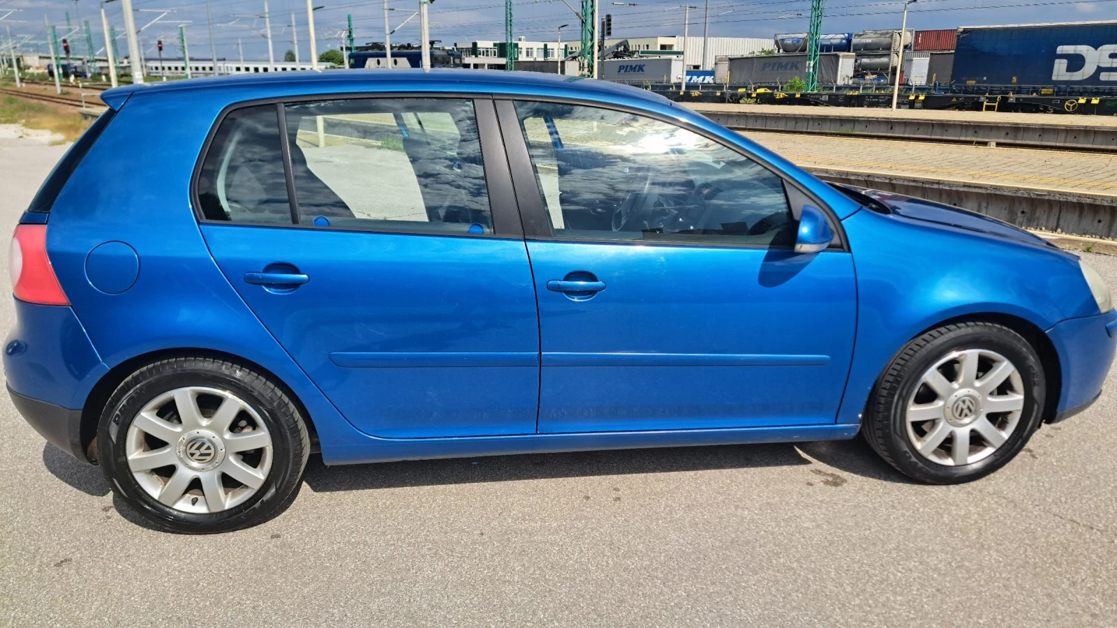 VW Golf 1.6 FSI, снимка 3 - Автомобили и джипове - 54671409