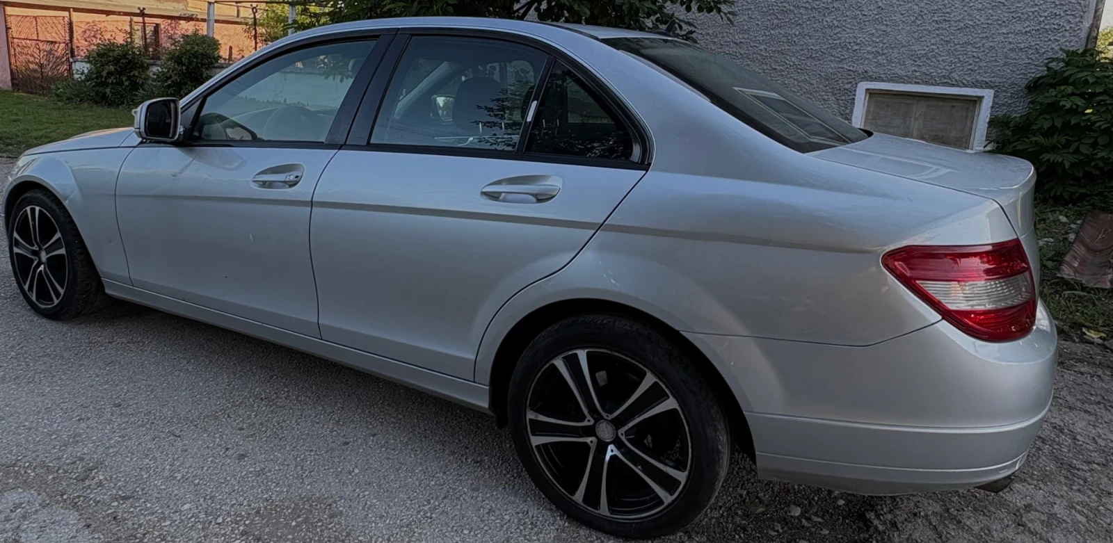 Mercedes-Benz C 220, снимка 3 - Автомобили и джипове - 54692563