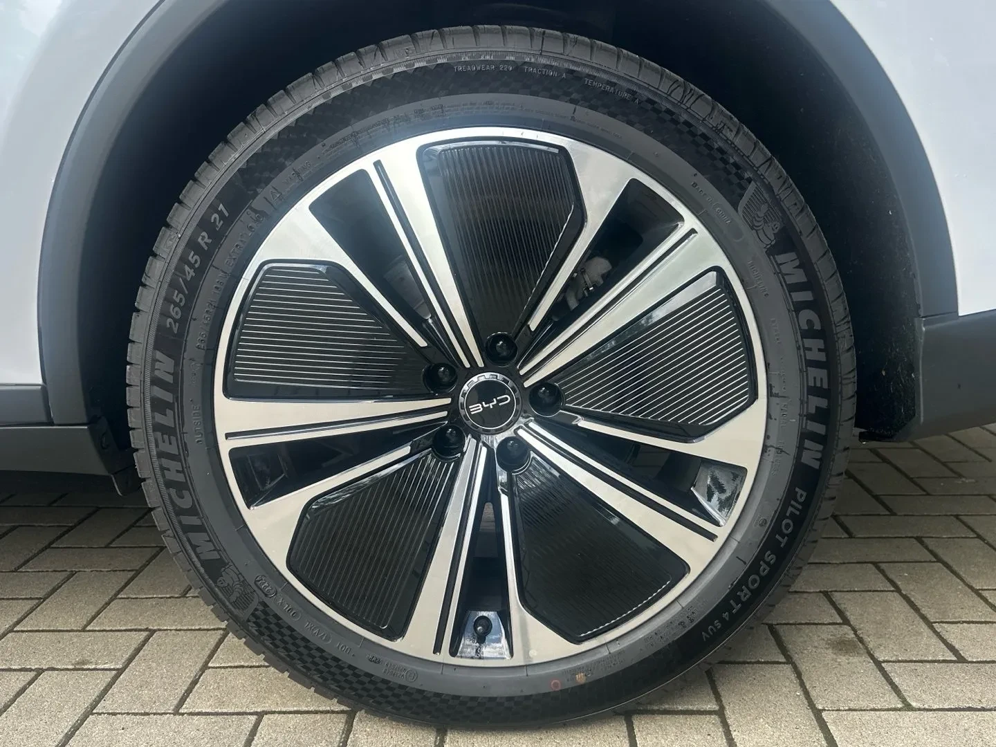 BYD Tang Flagship AWD | Mobile.bg � ����������� 10