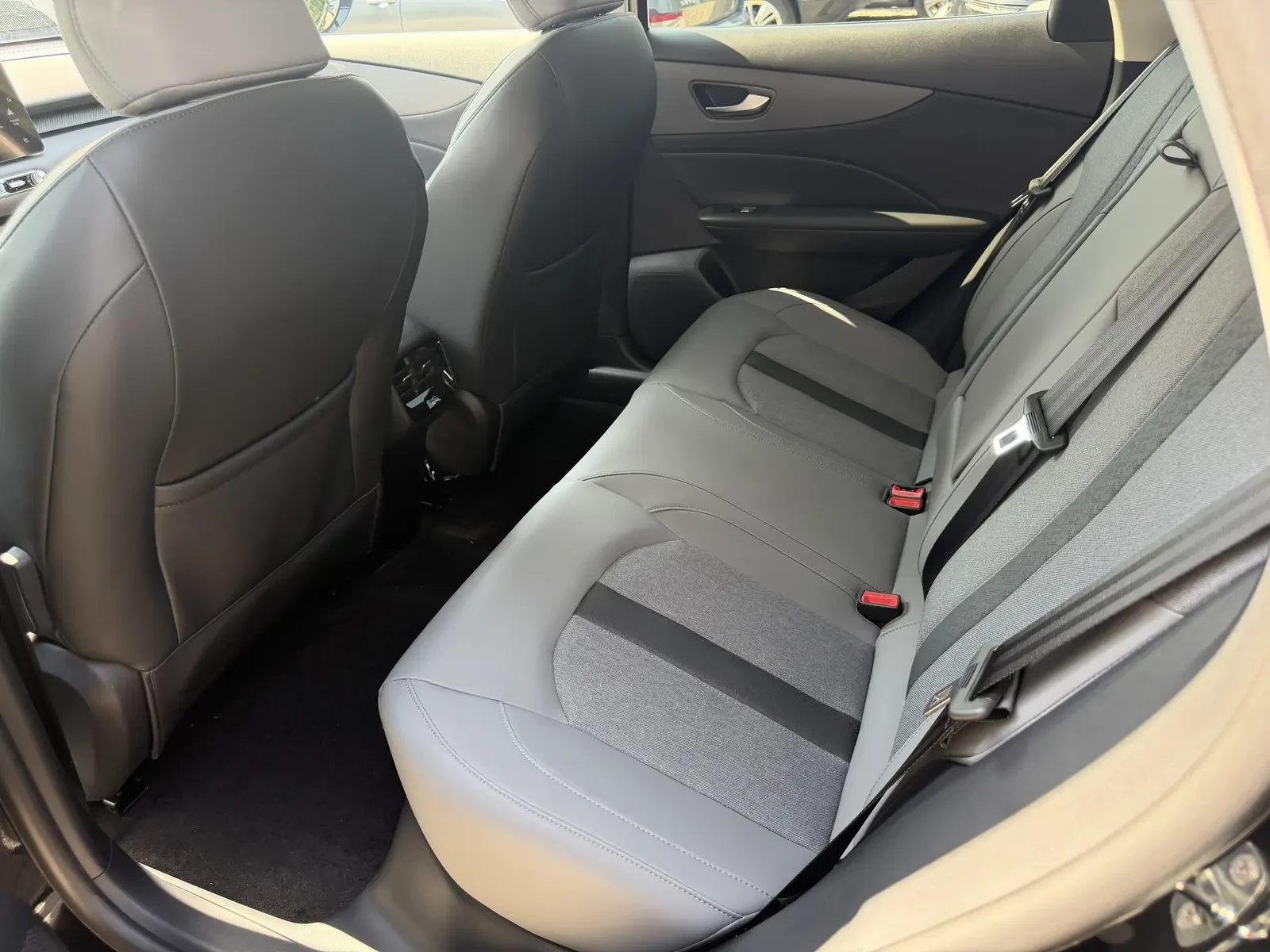 Mg S5 Luxury Long Range, снимка 6 - Автомобили и джипове - 55402117