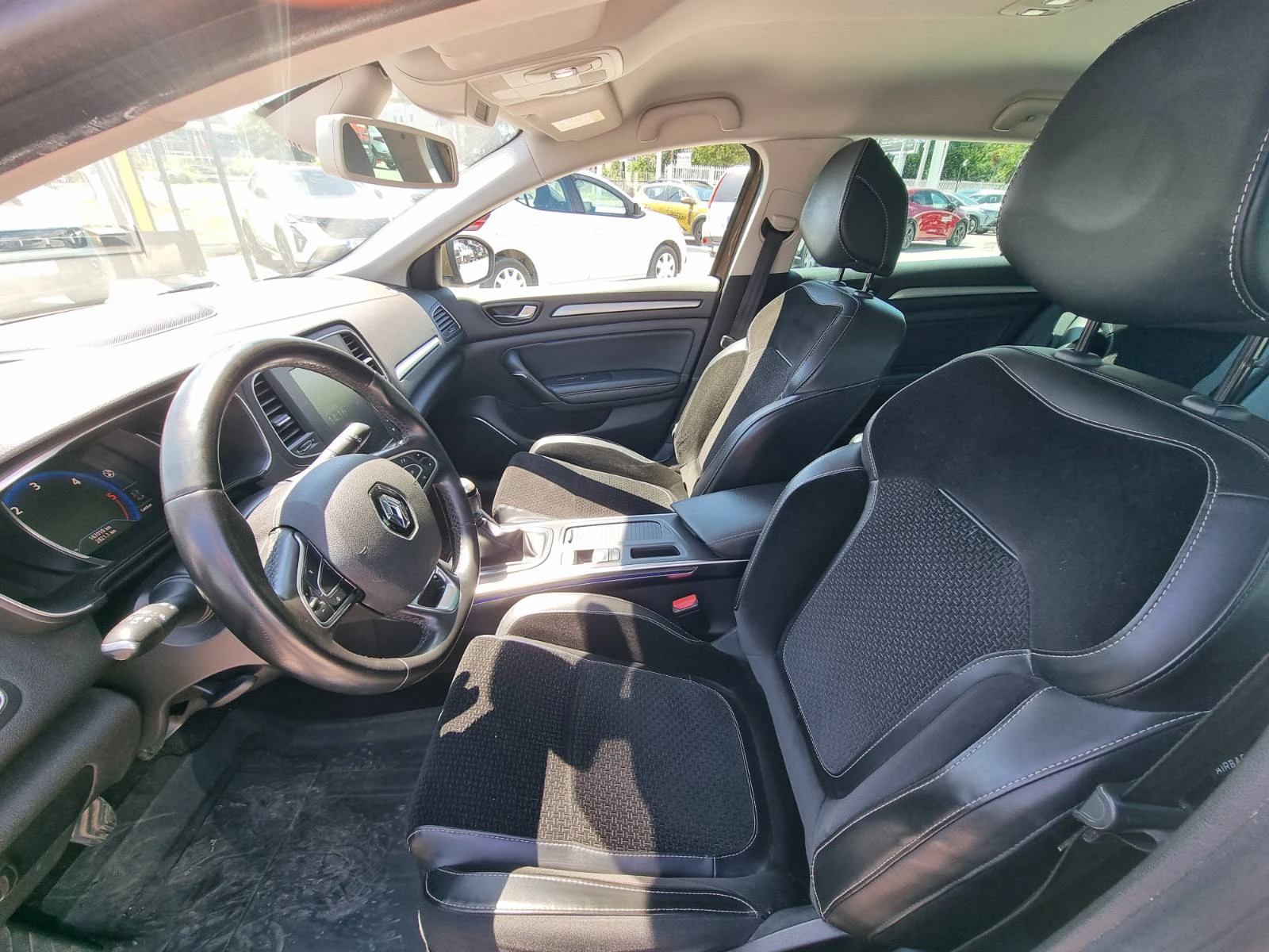 Renault Megane Grandtour dCi 130 к.с. дизел S&S BVM6, снимка 12 - Автомобили и джипове - 55463111