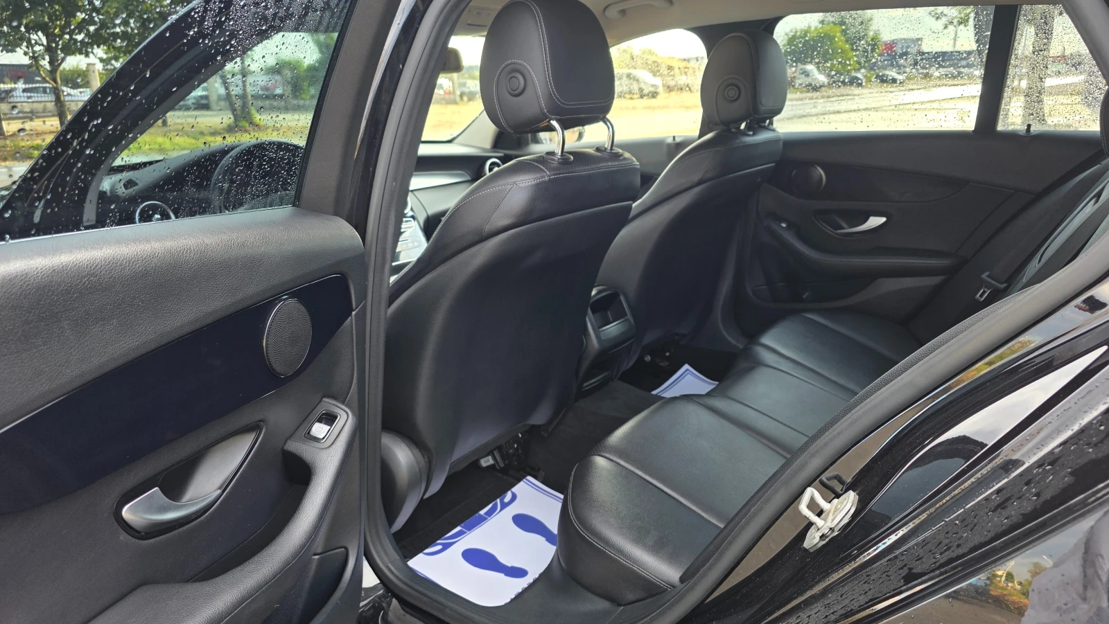 Mercedes-Benz C 200 КАТО НОВА, снимка 8 - Автомобили и джипове - 55944389