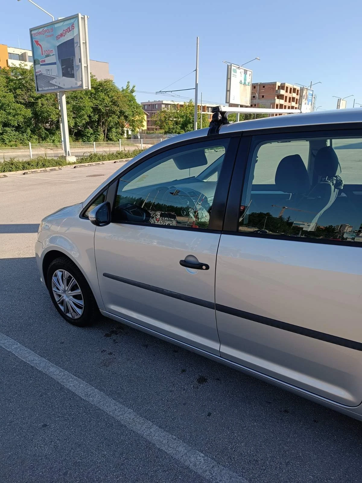 VW Touran, снимка 4 - Автомобили и джипове - 56184201