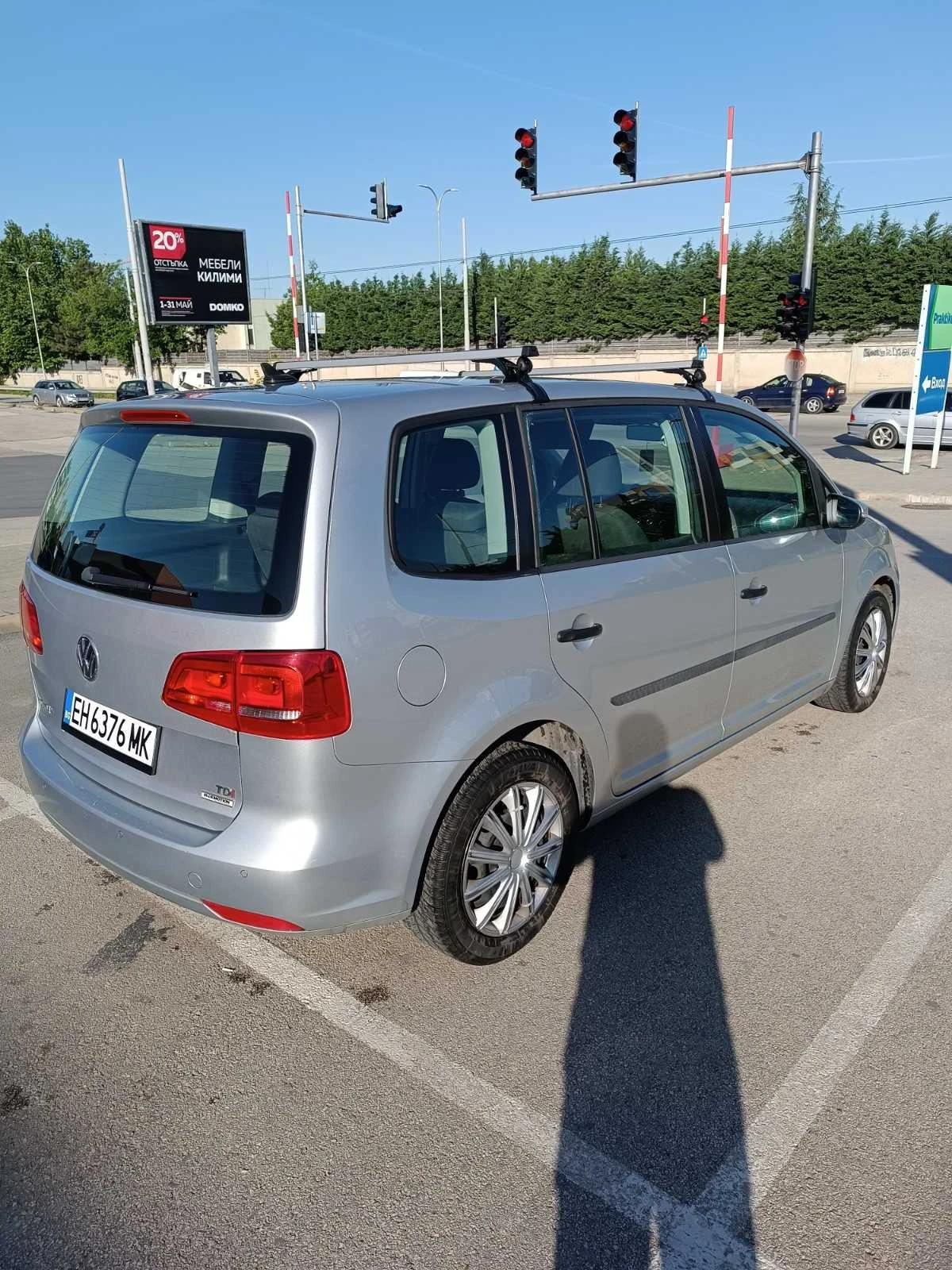 VW Touran, снимка 3 - Автомобили и джипове - 56184201