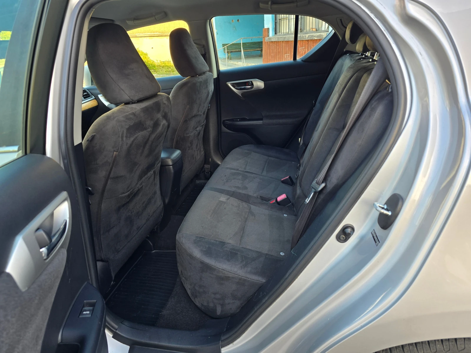 Lexus CT 200h 1.8HYBRID, снимка 13 - Автомобили и джипове - 56216195