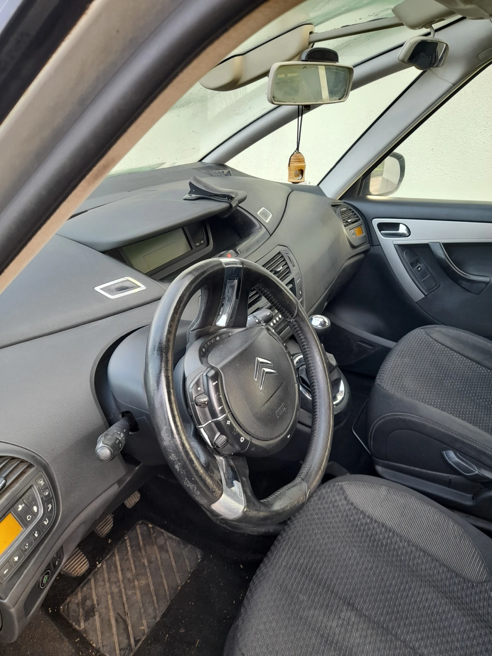 Citroen C4 Picasso 1.8 LPG, снимка 6 - Автомобили и джипове - 56374578