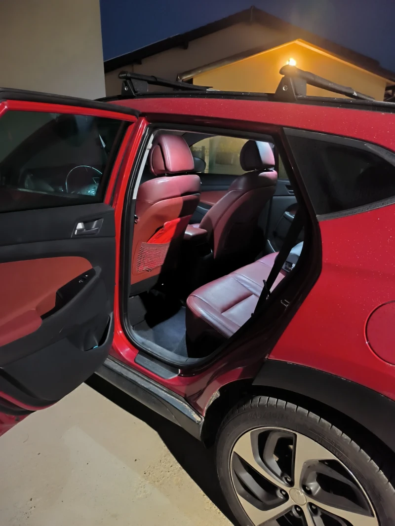 Hyundai Tucson 1.6, снимка 10 - Автомобили и джипове - 52388084