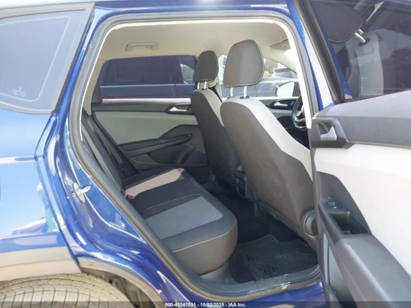 VW Taos 1.5L I-4 DI, DOHC, VVT, TURBO, 158HP Front Wheel, снимка 13 - Автомобили и джипове - 52851299