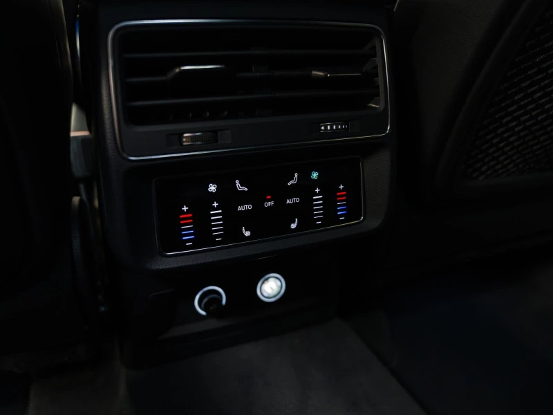Audi Q8 50TDI Quattro S-line* 360 Cam* Bang&Olufsen* HuD* , снимка 17 - Автомобили и джипове - 52964587