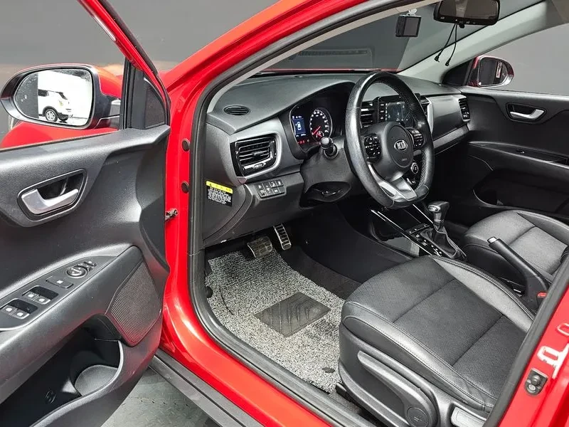 Kia Stonic 1.6 PRESTIGE, снимка 12 - Автомобили и джипове - 55262393