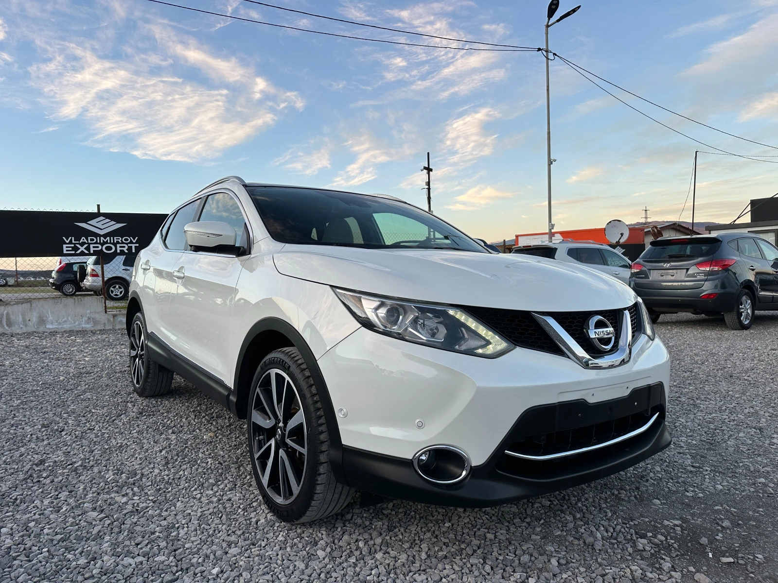 Nissan Qashqai 1.6dCI PREMIER 4x4 FULL - изображение 5