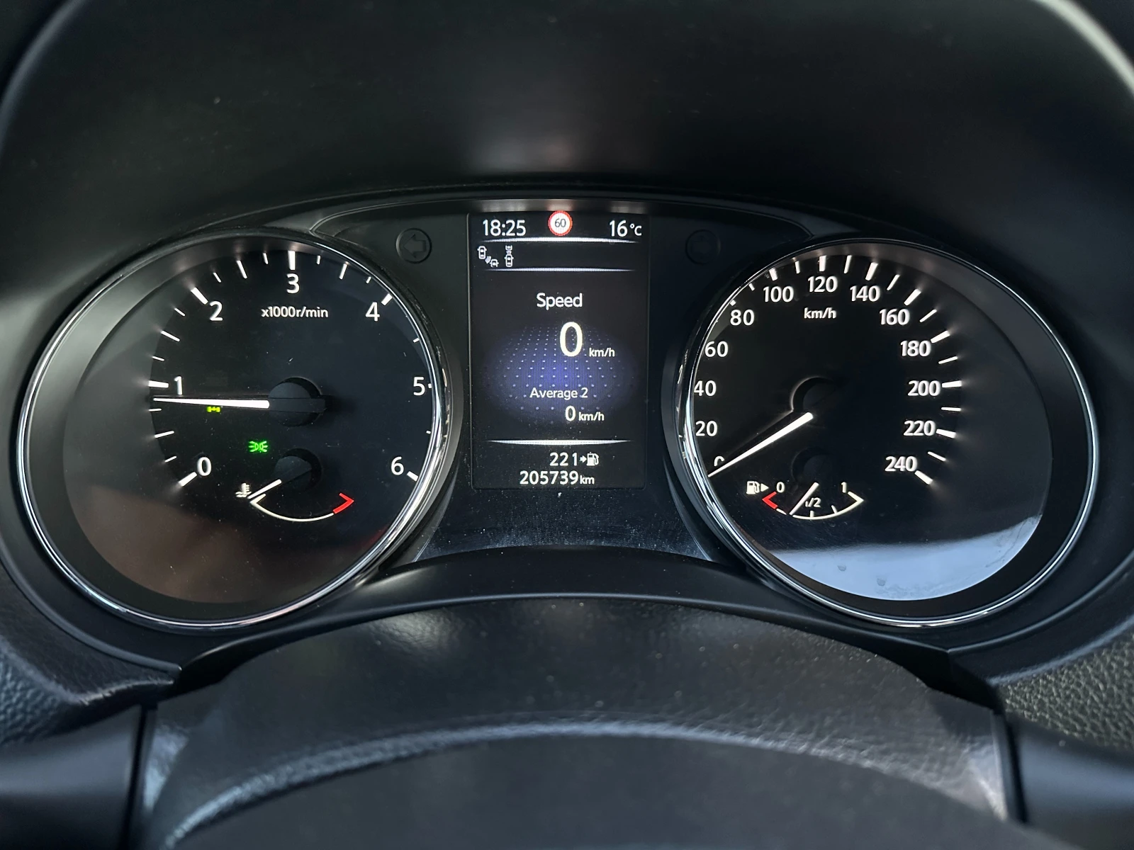 Nissan Qashqai 1.6dCI PREMIER 4x4 FULL | Mobile.bg — изображение 16