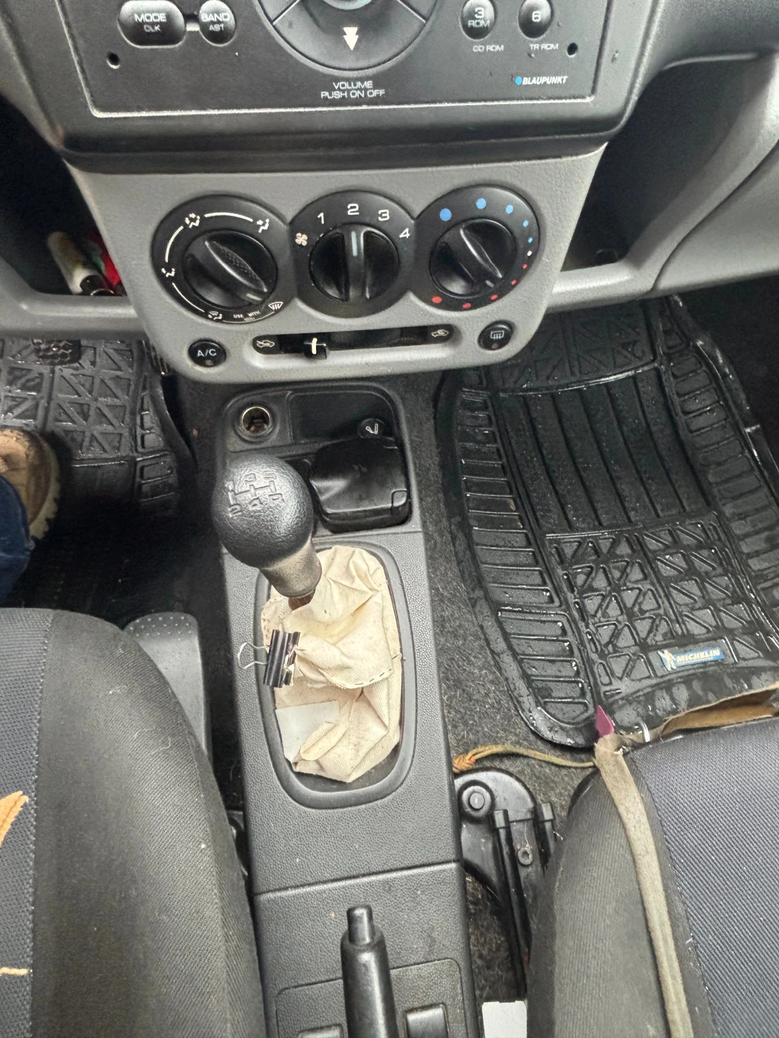 Suzuki Ignis 1.3i 94�.�. | Mobile.bg � ����������� 13