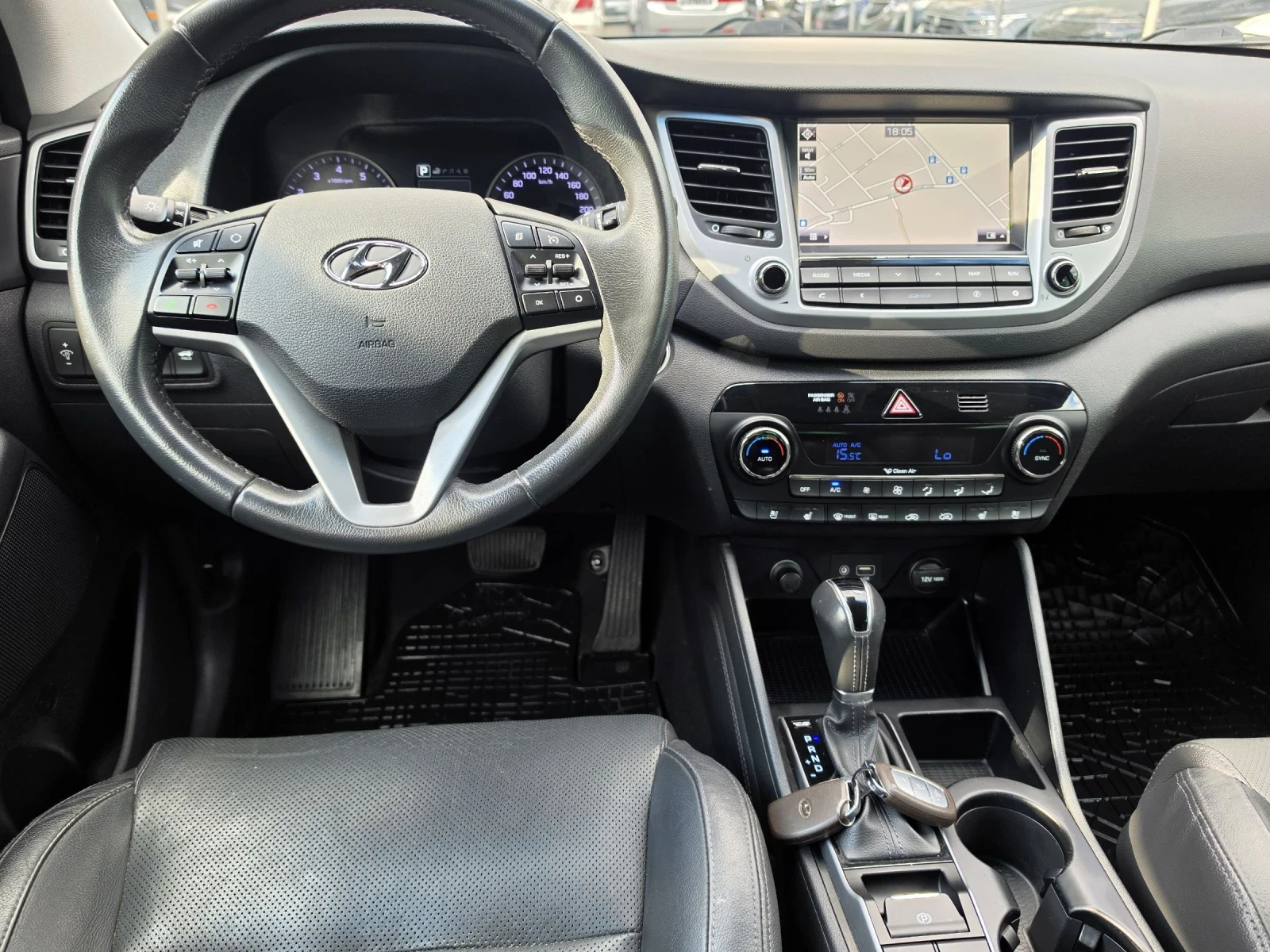 Hyundai Tucson 2.0 MPI, снимка 8 - Автомобили и джипове - 54702931