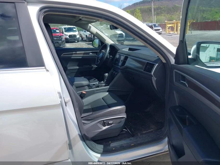 VW Atlas SEL* 3.6* V6* ПОДГРЕВ* КАМЕРА* , снимка 9 - Автомобили и джипове - 54755017