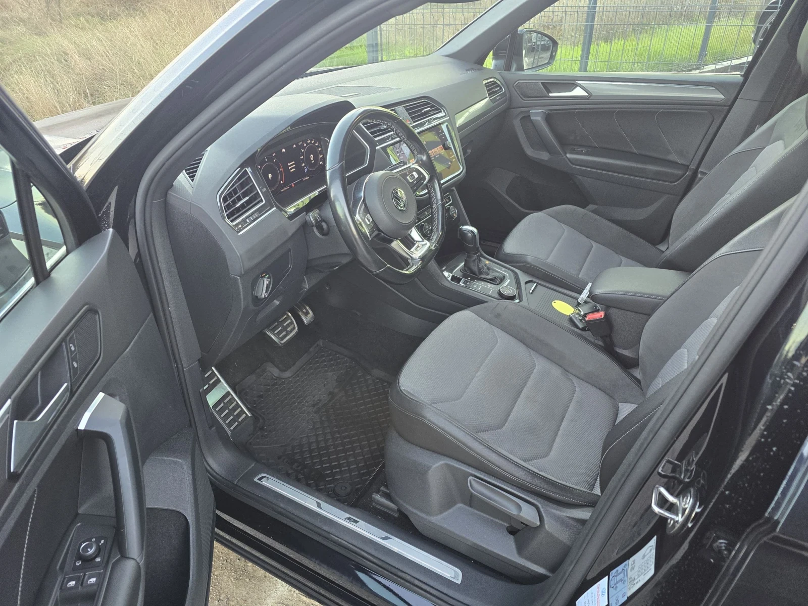 VW Tiguan R-LINE/DIGITAL/2.0 TDI 4-MOTION, снимка 7 - Автомобили и джипове - 55233895