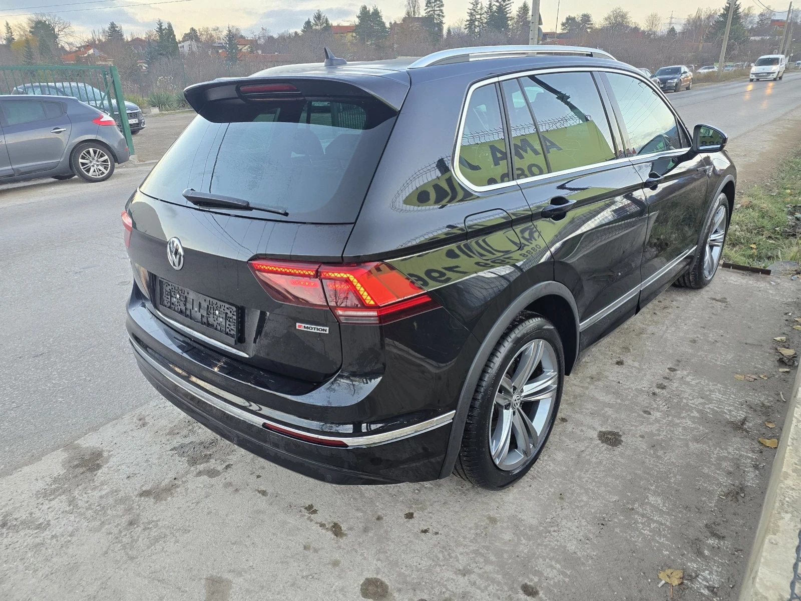 VW Tiguan R-LINE/DIGITAL/2.0 TDI 4-MOTION, снимка 4 - Автомобили и джипове - 55233895