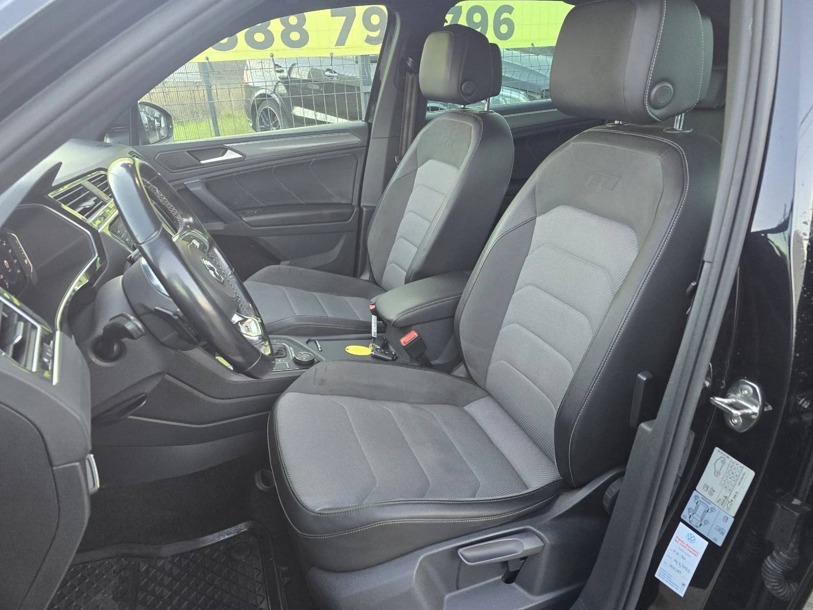 VW Tiguan R-LINE/DIGITAL/2.0 TDI 4-MOTION, снимка 8 - Автомобили и джипове - 55233895