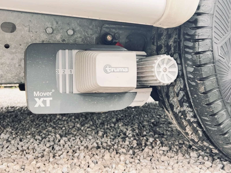 Каравана LMC 6 местна КЛИМАТИК МУВЪР ТЕНТА СОЛАР, снимка 7 - Каравани и кемпери - 49638461