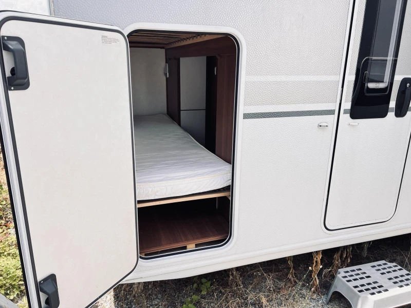 Каравана LMC 6 местна КЛИМАТИК МУВЪР ТЕНТА СОЛАР, снимка 6 - Каравани и кемпери - 49638461