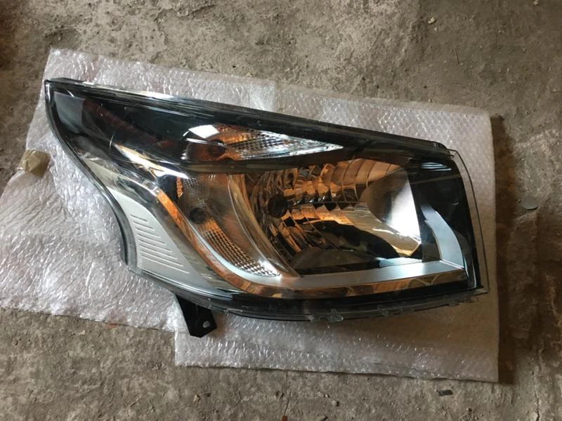 Светлини за Renault Trafic