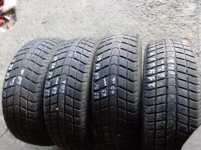 Гуми Зимни 215/65R16, снимка 13 - Гуми и джанти - 16653196