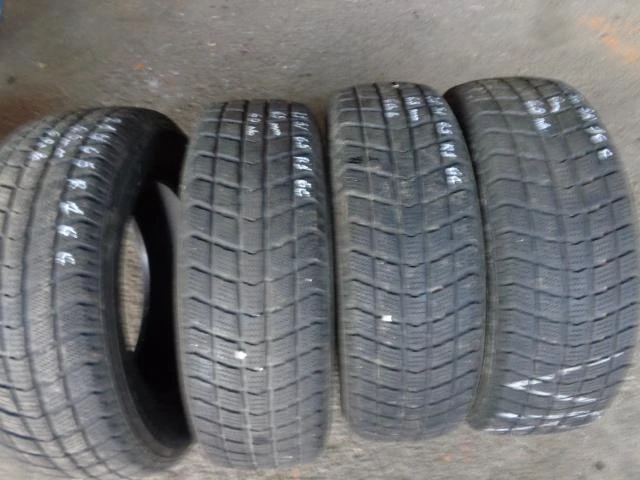 Гуми Зимни 215/65R16, снимка 5 - Гуми и джанти - 16653196