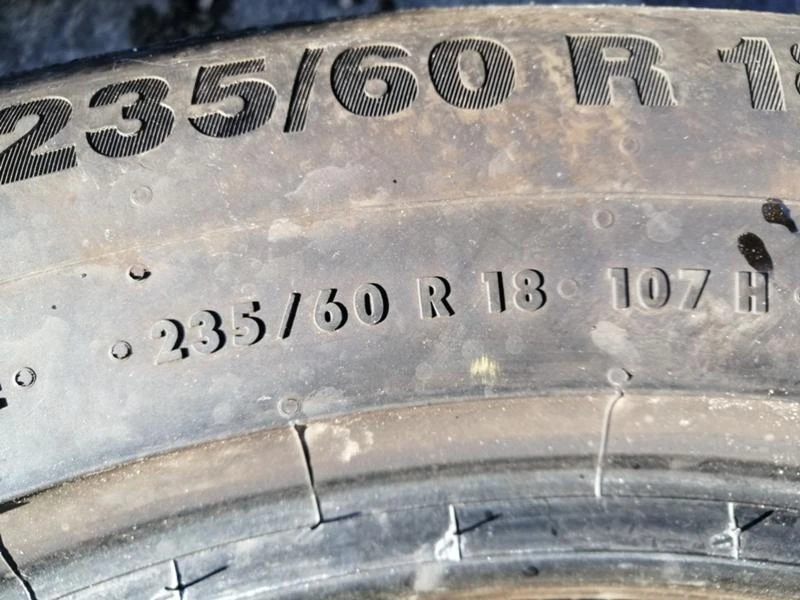 Гуми Зимни 235/60R18, снимка 5 - Гуми и джанти - 35472628