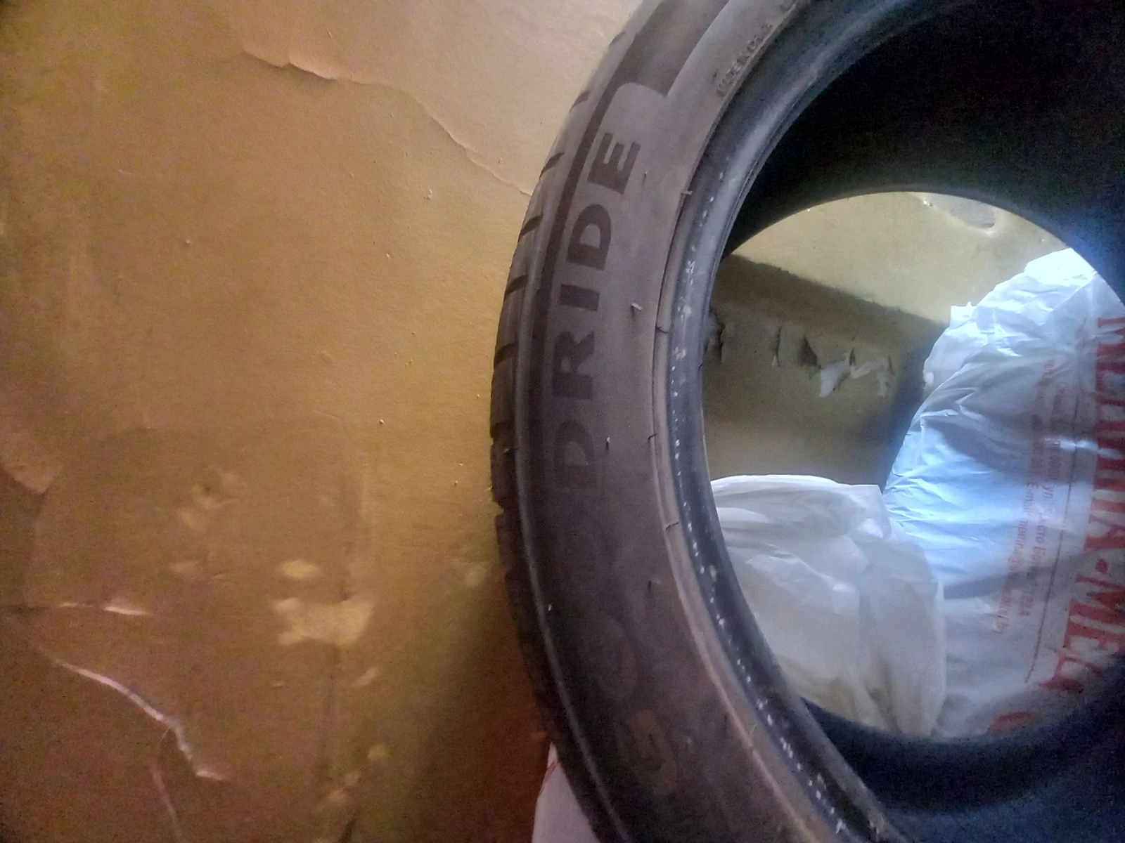 Гуми Зимни 275/40R19, снимка 6 - Гуми и джанти - 54731499