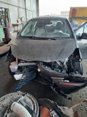 Toyota Yaris 1.5 HIBRID, снимка 1