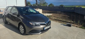 Toyota Auris Първи собственик, снимка 2