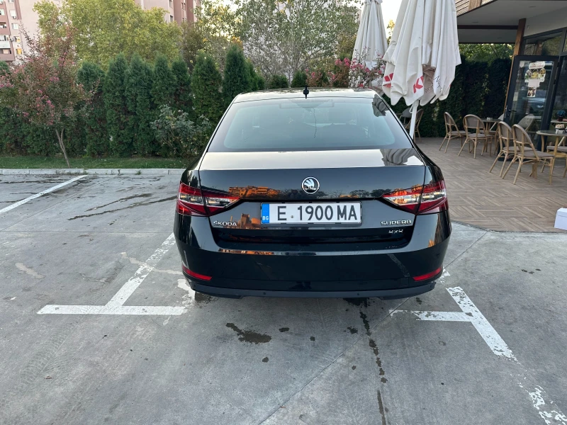 Skoda Superb, снимка 3 - Автомобили и джипове - 47693191