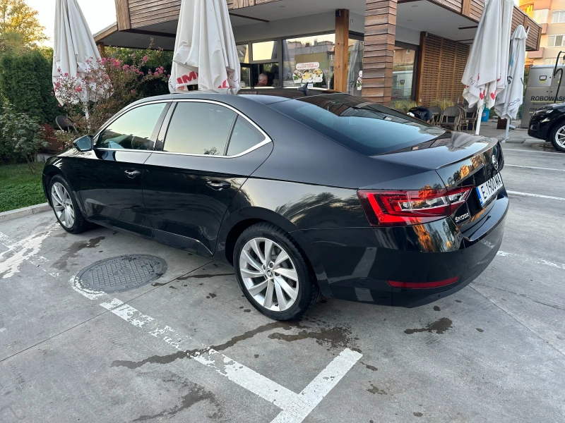 Skoda Superb, снимка 4 - Автомобили и джипове - 47693191