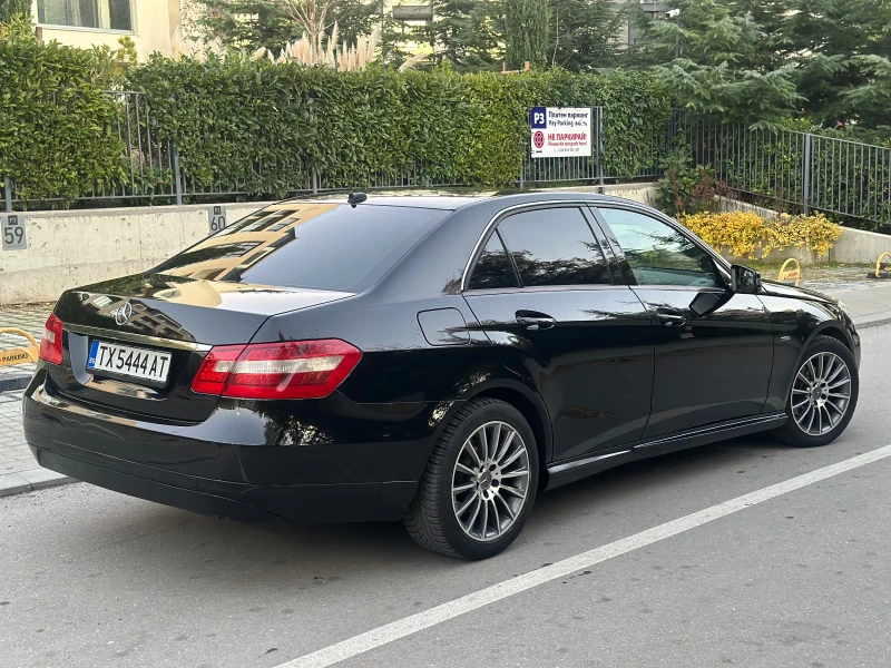 Mercedes-Benz E 220 AMG, снимка 4 - Автомобили и джипове - 48094391