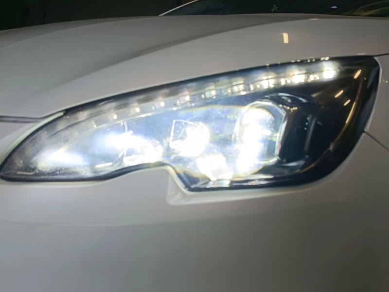 Peugeot 308 1.6 BLUE HDI , снимка 9 - Автомобили и джипове - 49719740