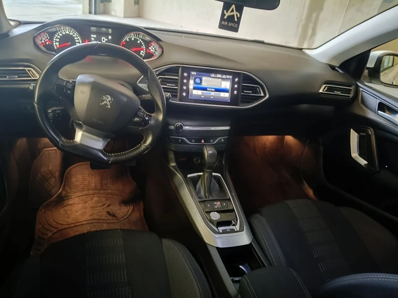 Peugeot 308 1.6 BLUE HDI , снимка 11 - Автомобили и джипове - 49719740