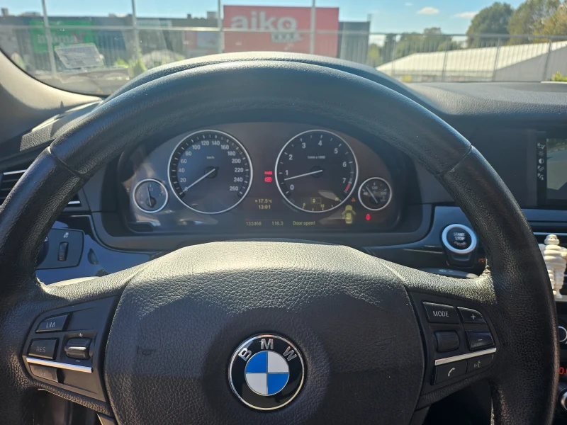 BMW 523 Er reihe, снимка 11 - Автомобили и джипове - 52405992