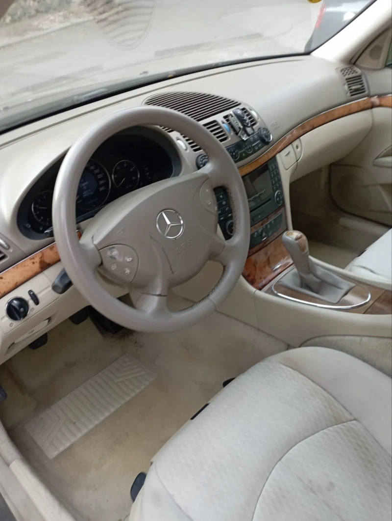 Mercedes-Benz E 270 CDI ръчка, снимка 11 - Автомобили и джипове - 51430009