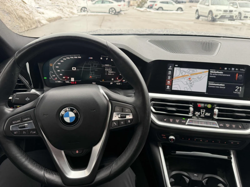 BMW 330 XDRIVE * 360 КАМЕРА* ПОДГРЕВИ НА ВОЛАН/СЕДАЛКИ* , снимка 9 - Автомобили и джипове - 53577297