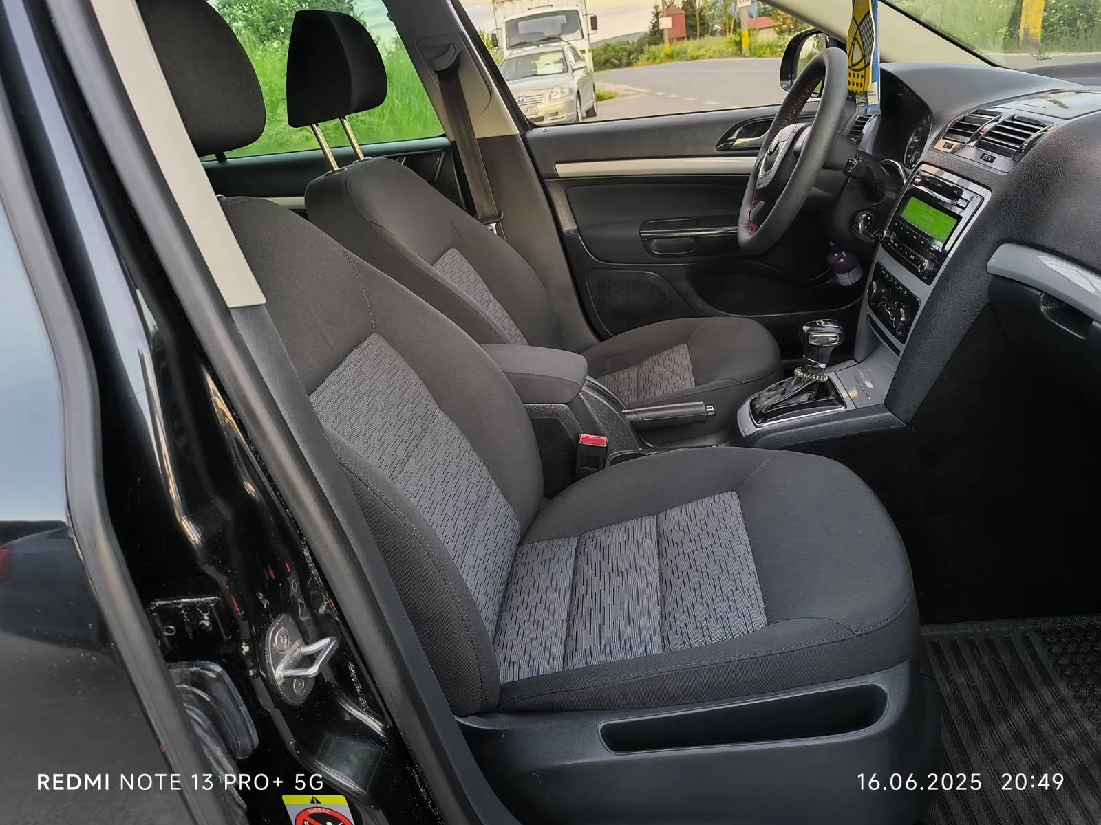 Skoda Octavia 2.0 tdi Перфектна внос на Самоход реални километри - изображение 8